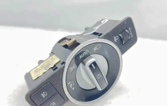 Mercedes-Benz C W204 Light switch A2049053003