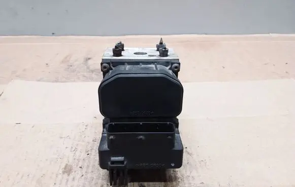 Nissan NP300 ABS Pump 11000031300 28670953 47660VK310