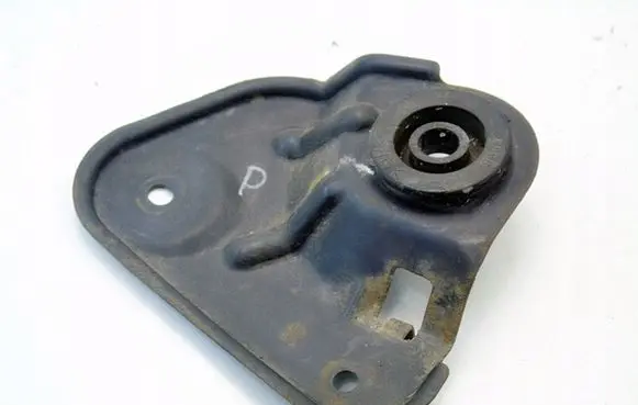Nissan Almera Tino Radiator mount bracket