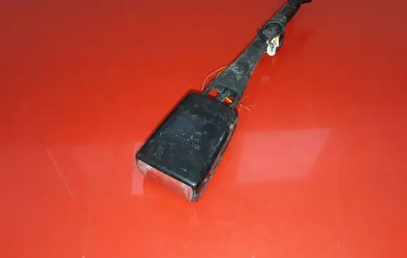 Peugeot 5008 Front seatbelt buckle 9681989580 34039709 B250610