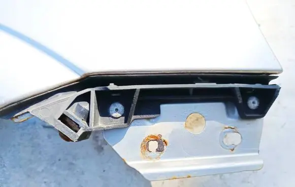Opel Astra G Front bumper mounting bracket