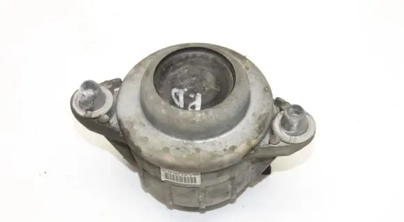 Mercedes-Benz C W204 Engine mount bracket A2042404217