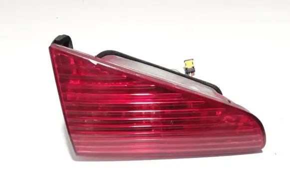 Peugeot 607 Tailgate rear/tail lights