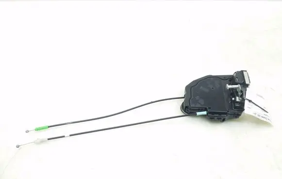 Toyota Urban Cruiser (XP110) Rear door lock 69060420021