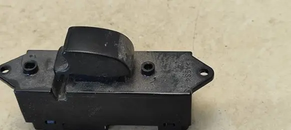 Citroen C-Crosser Electric window control switch 8608A061 C8DD602M