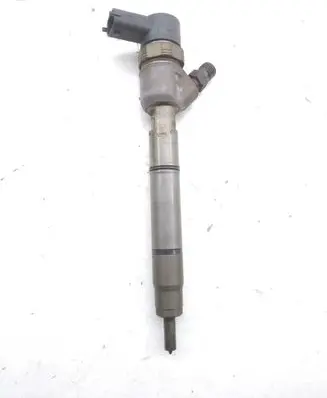 Hyundai i30 Fuel injector 0445110320 338002A900