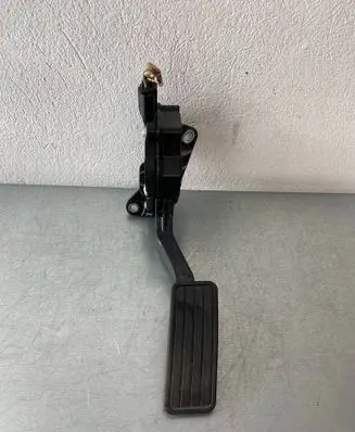 Subaru Forester SJ Accelerator throttle pedal 36010FJ050 1988001020 03B19C00343