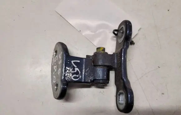 Volvo V50 Rear door lower hinge