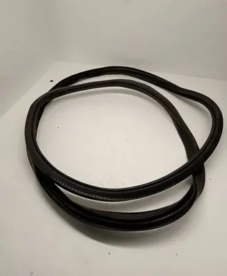 BMW 7 G11 G12 Rubber seal rear door 7336046