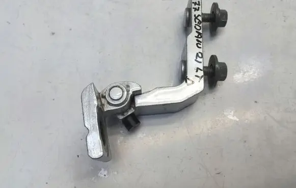 Mercedes-Benz A W177 Rear door lower hinge HW177G1