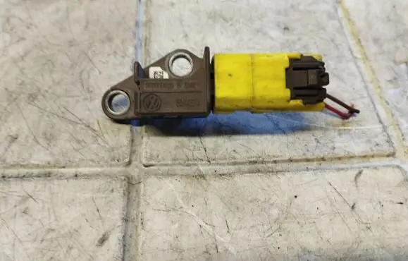 Audi A6 S6 C6 4F Airbag deployment crash/impact sensor 1K0909606B 5WK43274