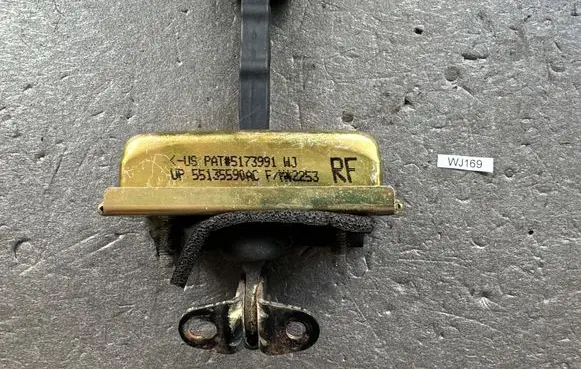 Jeep Grand Cherokee (WJ) Front door check strap stopper 55135590AC