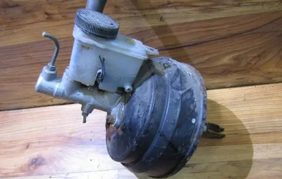 Mazda 323 F Brake booster 85204927