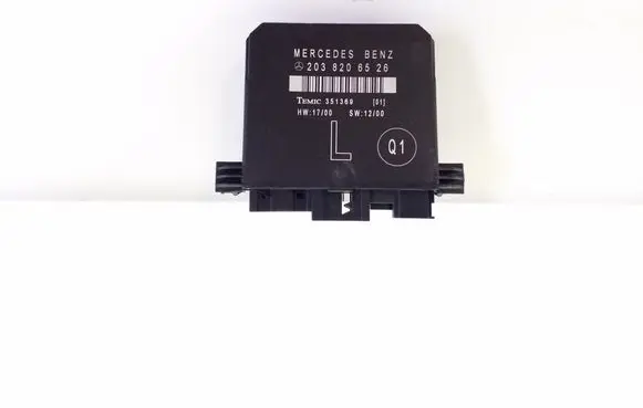 Mercedes-Benz C W203 Door control unit/module 2038206526