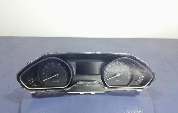Peugeot 208 Speedometer (instrument cluster) 9822621180