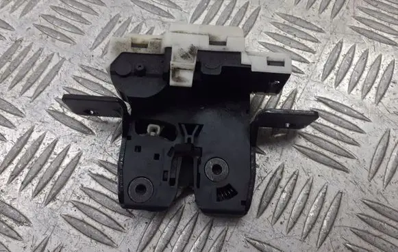 Renault Megane II Tailgate/trunk/boot lock/catch/latch 8200076240