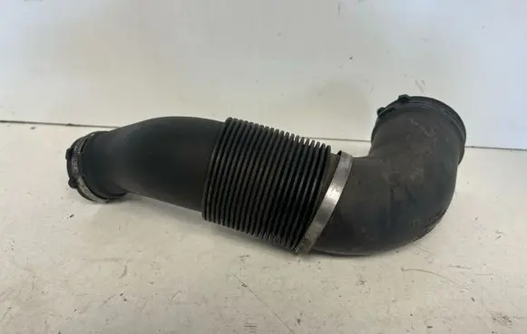 Audi Q7 4L Air intake hose/pipe 4L0129628D