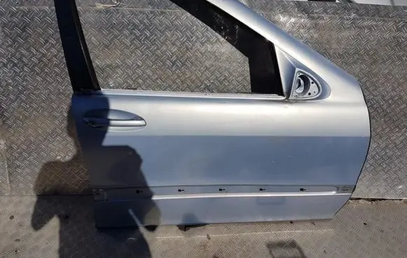 Mercedes-Benz S W220 Front door