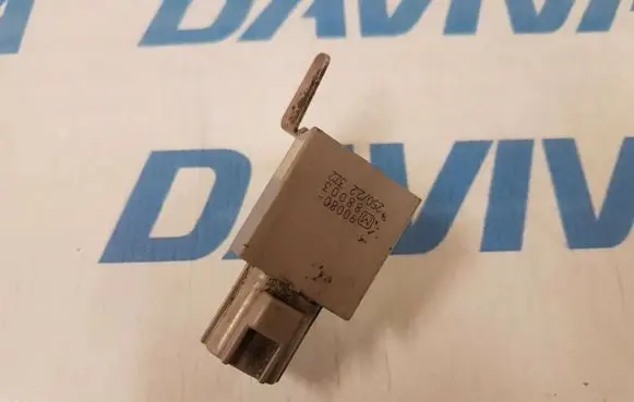 Toyota Avensis T250 Other relay 90080-88003 9008088003