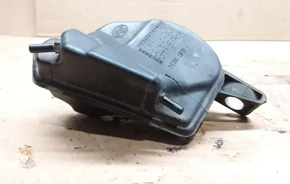 Vacuum air tank