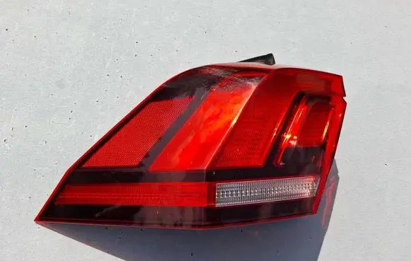 Volkswagen Tiguan Rear/tail lights 5NA945095D