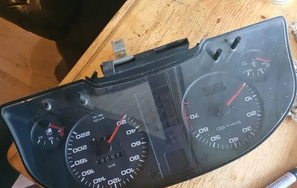 Audi 80 90 S2 B4 Speedometer (instrument cluster) 110008563023 8A0919033BK