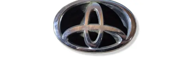 Toyota Corolla E120 E130 Manufacturer badge logo/emblem 7531113170