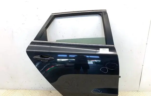 KIA Ceed Rear door