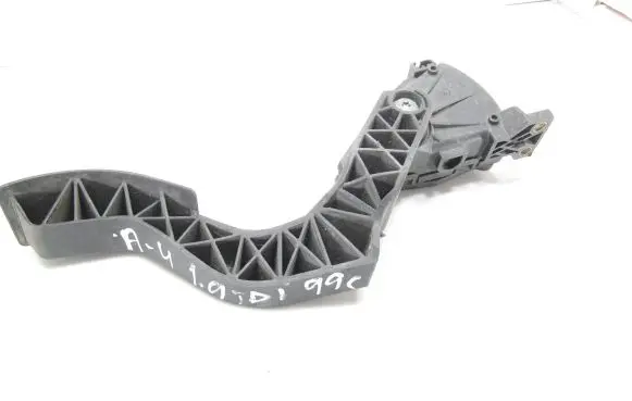 Audi A4 S4 B5 8D Accelerator throttle pedal 8D1723523G 6PV00777006