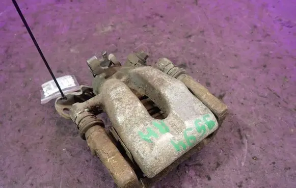 Opel Meriva A Rear brake caliper