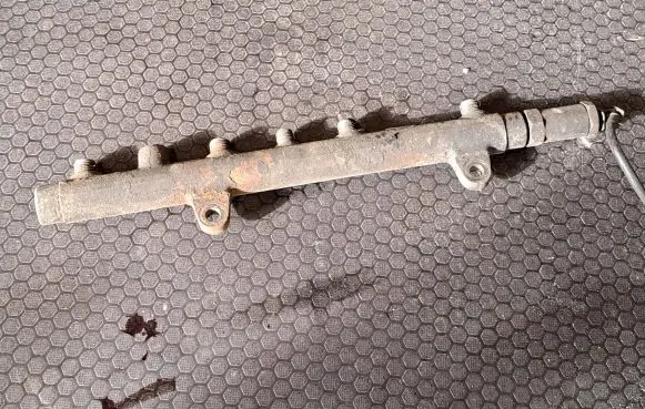 Renault Trafic II (X83) Fuel main line pipe 7700114017 0445214024