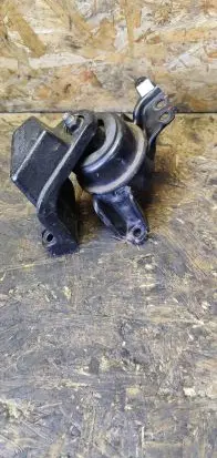 KIA Optima Engine mount bracket