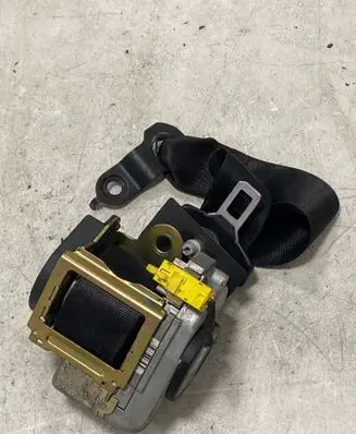 Mercedes-Benz E W211 Front seatbelt 561014601 21057 008L000
