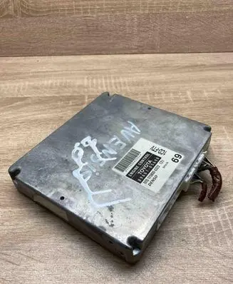 Toyota Avensis T250 Engine control unit/module ECU 8966105690 MB1758006323