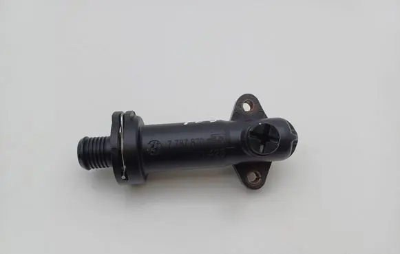 BMW 1 E81 E87 Thermostat housing 7787870
