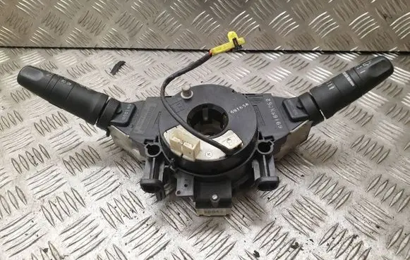 Nissan Note (E11) Wiper turn signal indicator stalk/switch 255609U02B