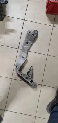 BMW 5 G30 G31 Gearbox mounting bracket 9485312