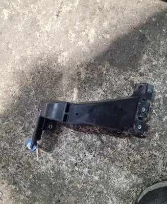 Hyundai i40 Front bumper mounting bracket