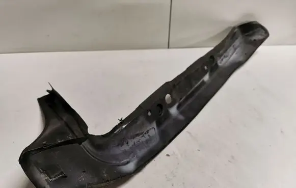Audi A5 8T 8F Fender end trim 8T0821111