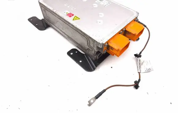 Porsche Taycan 9J1 Voltage converter inverter 5QE915684CB
