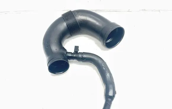 Mercedes-Benz E W211 Intercooler hose/pipe A6130940008