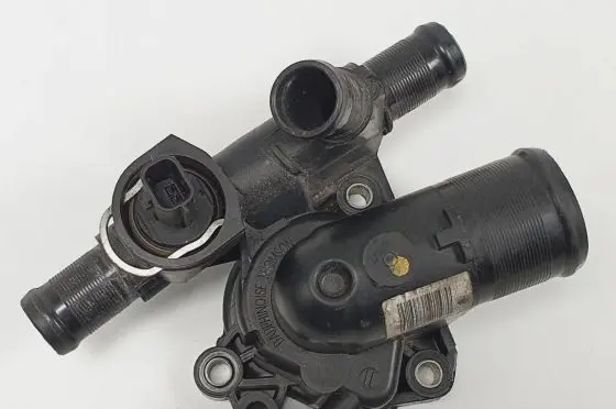Renault Trafic II (X83) Thermostat housing 8200907234