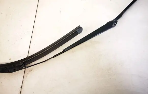 Nissan Almera N16 Front wiper blade arm 28881bn002