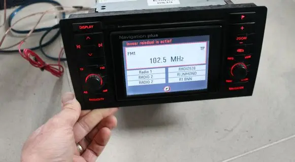 Audi A8 S8 D2 4D Radio/CD/DVD/GPS head unit 4D0035192H 7612001370 RNSD