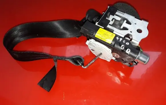 Volvo S60 Rear seatbelt 34147923 39818856 60753
