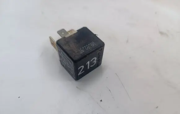 Seat Toledo II (1M) Other relay 443951253J