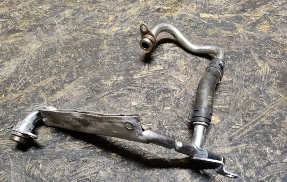 Volkswagen Jetta VI Coolant pipe/hose 06K121492M 06K121065T