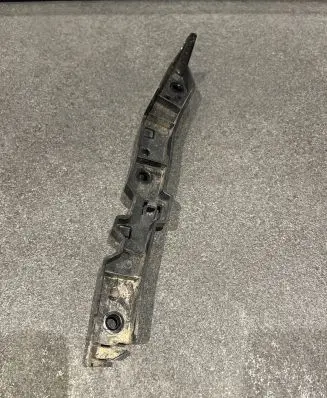 Opel Combo E Front bumper mounting bracket 9821847180 621847180