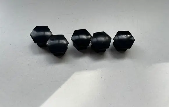 Peugeot 3008 III Wheel nut cap/cover 