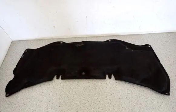 Engine bonnet/hood sound/heat insulation